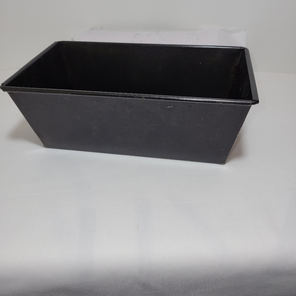 COPY - 8-1/2" X 4-1/2" X 2-3/4" Deep Bakeware Loaf Pan 1 Lb. Loaf (6 per pack) - Picture 2 of 7